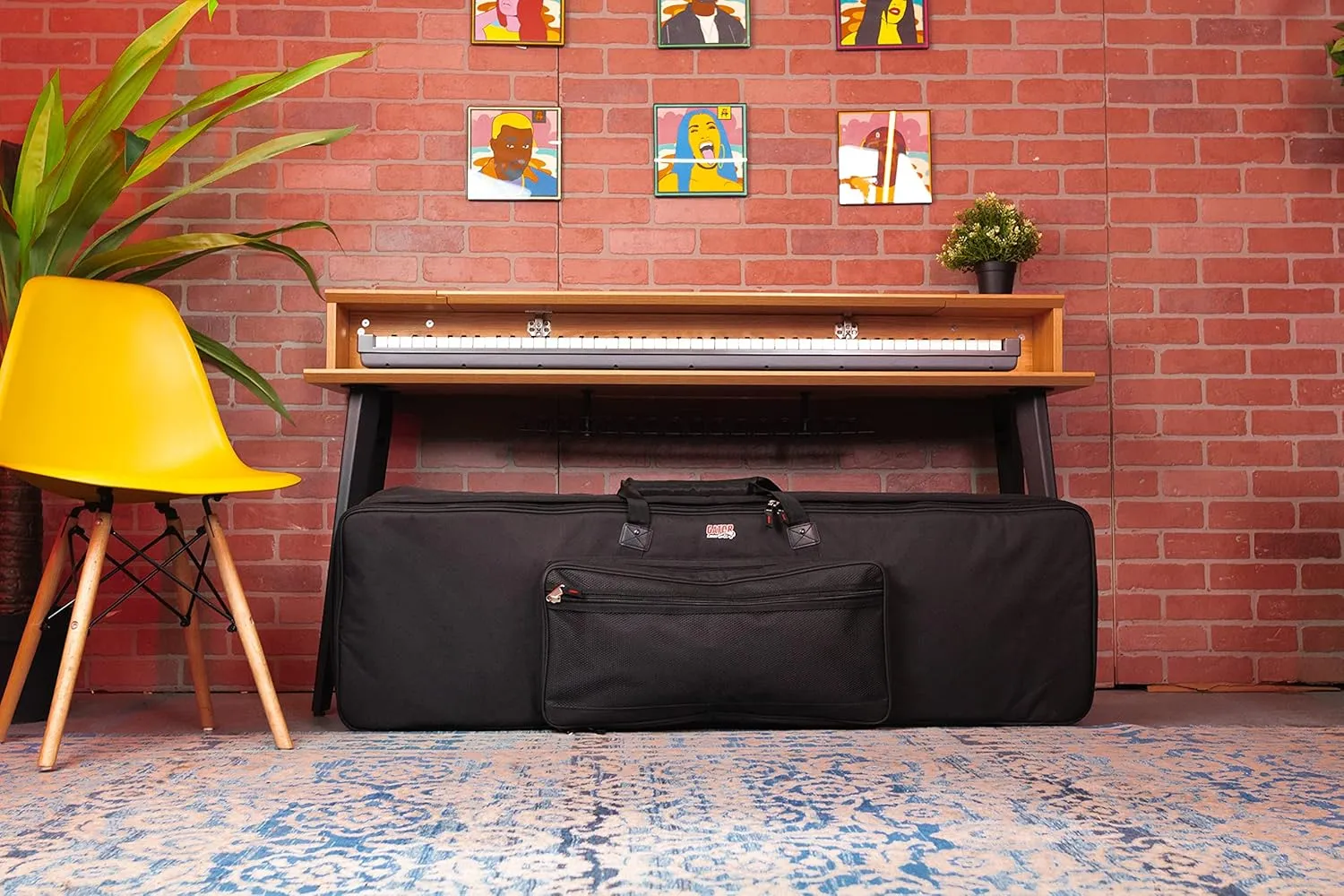 Gator Cases Slim Line 88-Note Padded Keyboard Gig Bag with Adjustable Interior Security Arms, Carry Handle, and Large Exterior Pocket, (GKB88SLIM)