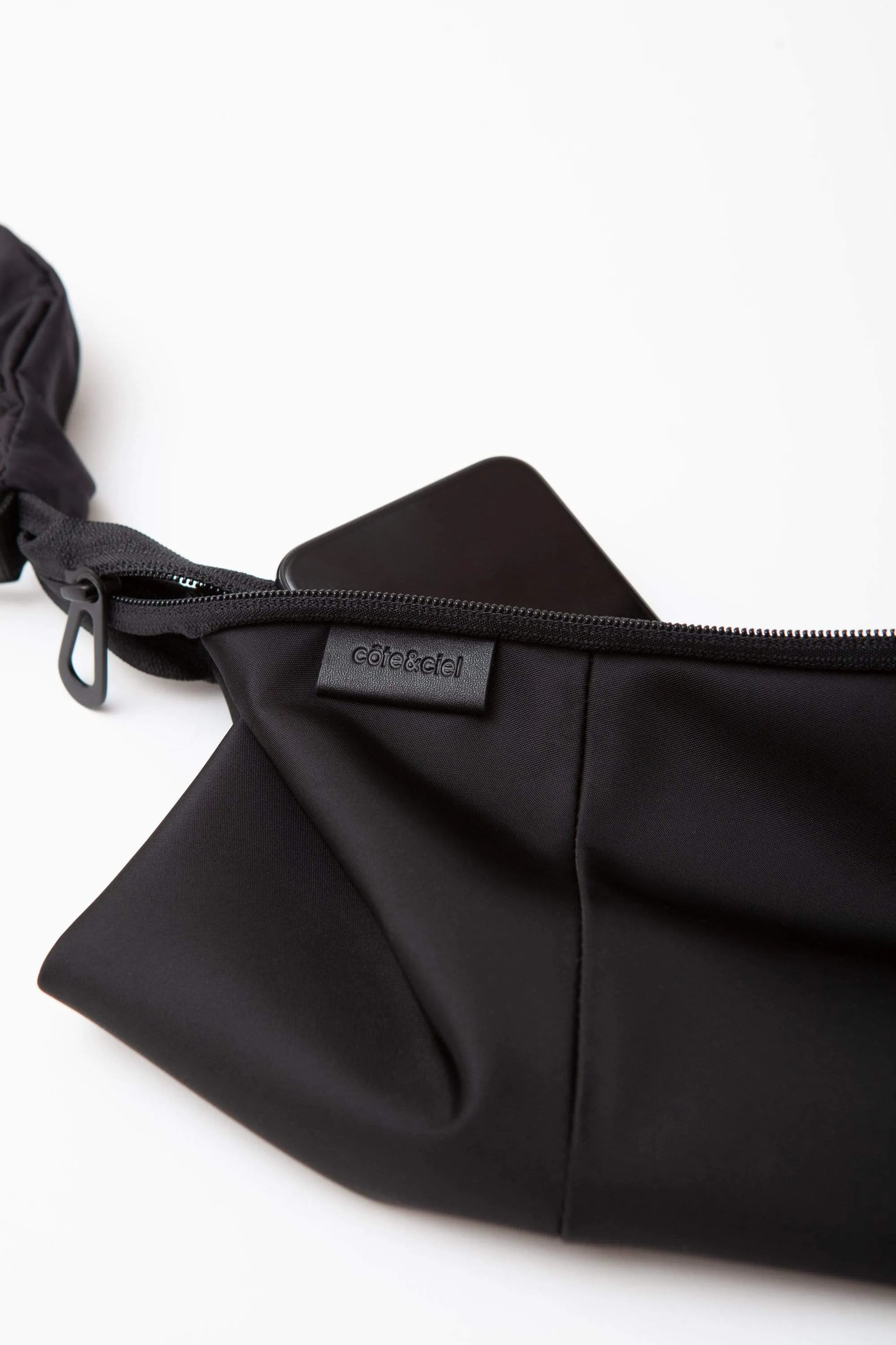 Kivu S Sleek Black