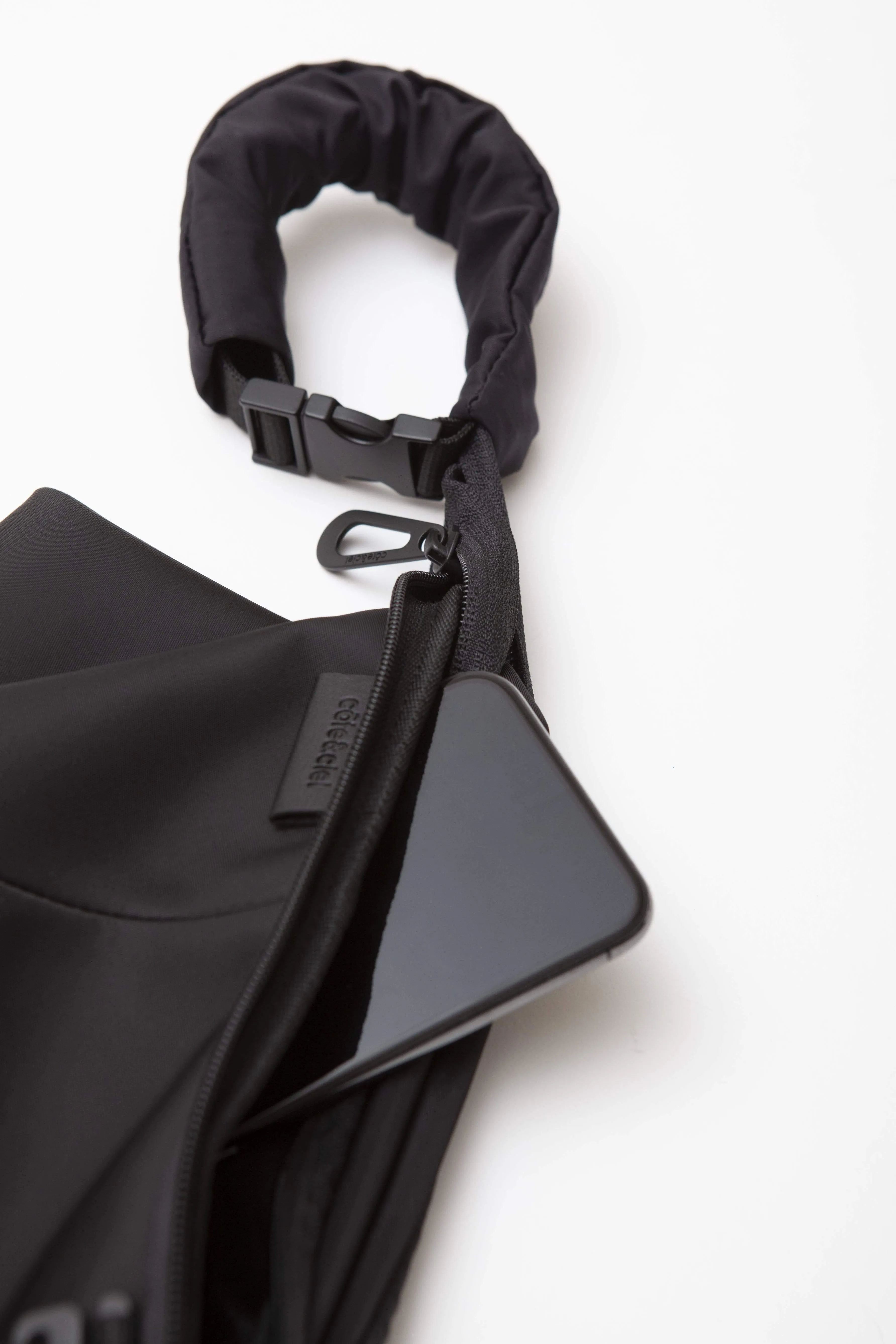 Kivu S Sleek Black
